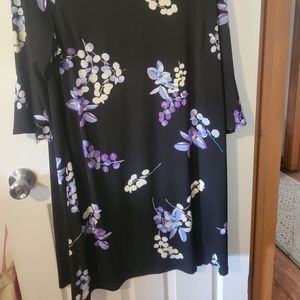 Woman's bell sleeve dress